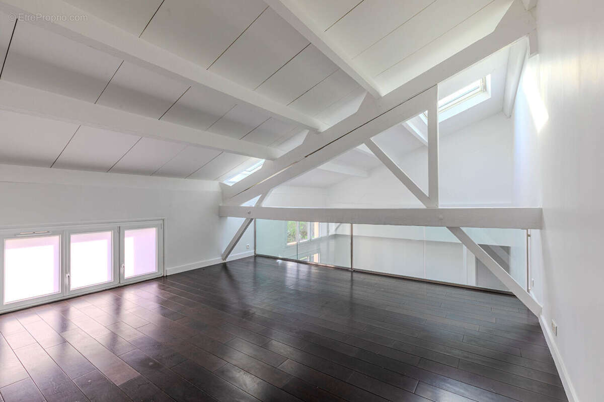 Appartement à PARIS-20E