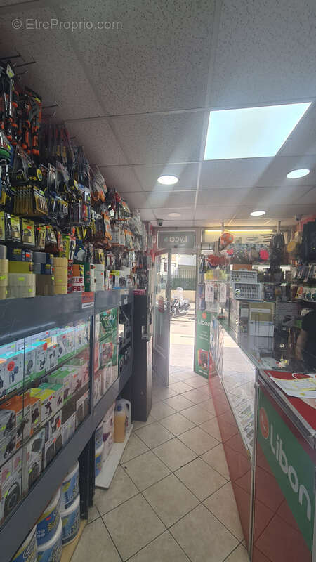 Commerce à PARIS-20E