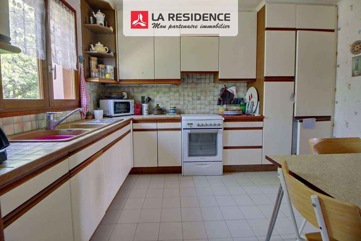 Maison à LES CLAYES-SOUS-BOIS