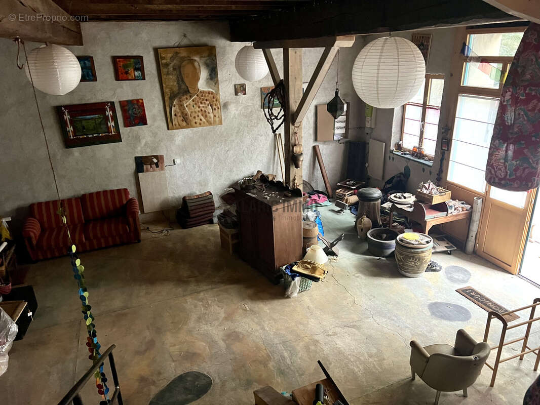 Ancienne remise aménagée type loft à fort potentiel - photo 13