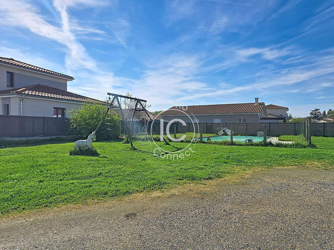 Maison à BOISSET-LES-MONTROND