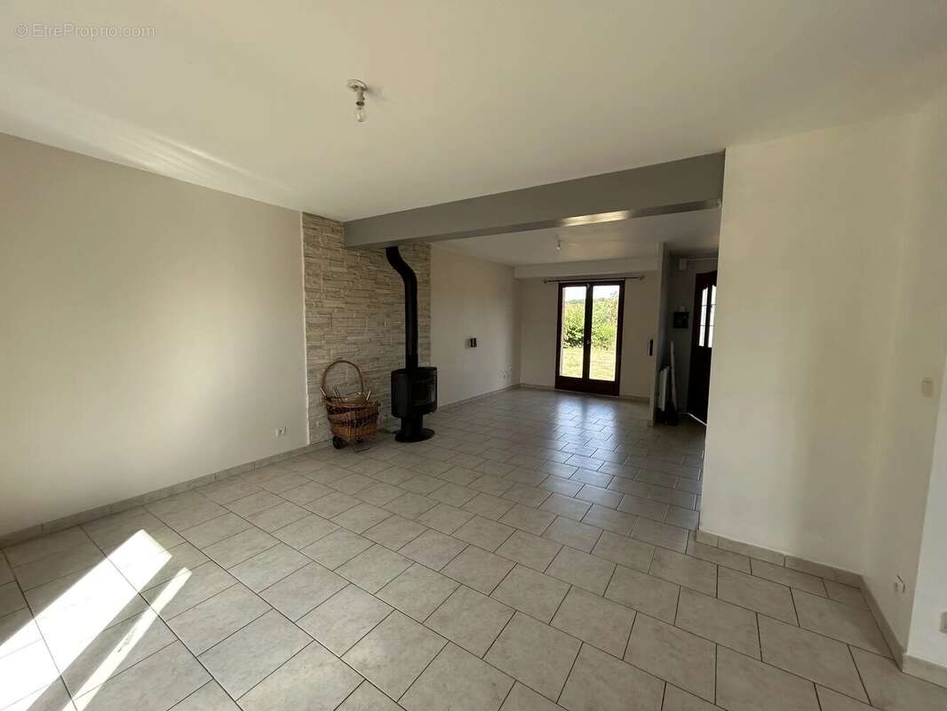 Pavillon type F5 en excellent état de 99 m² - photo 2