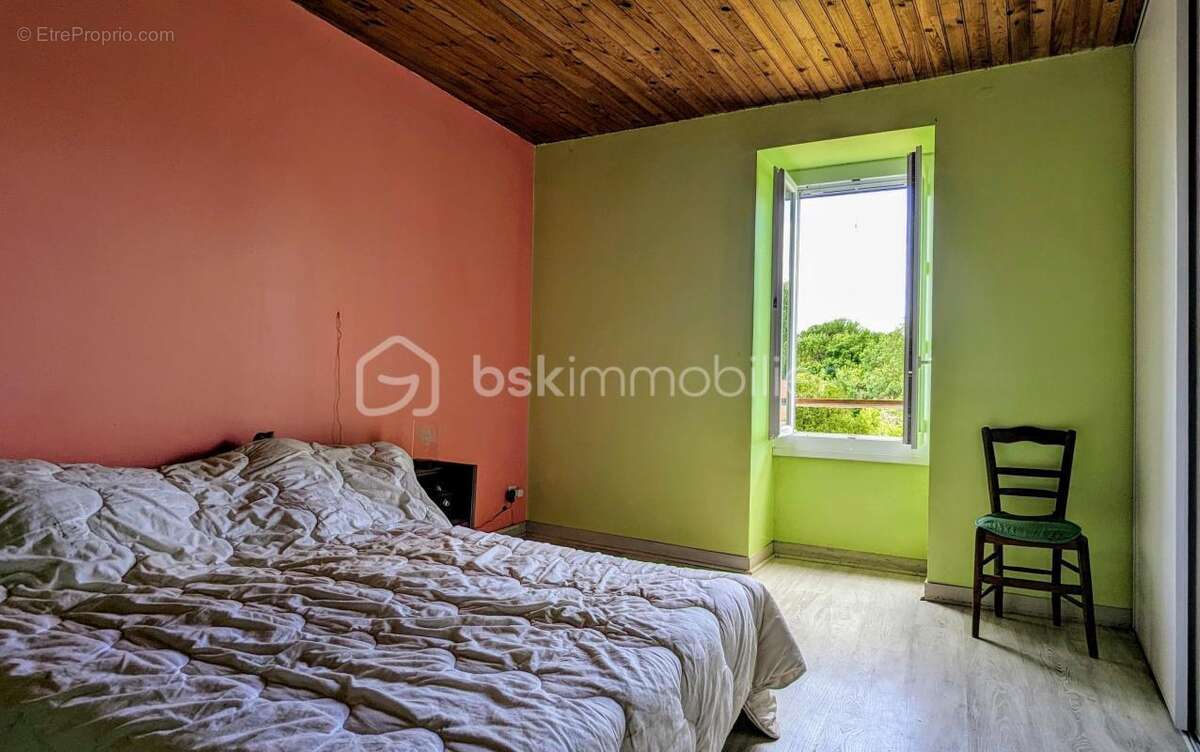 SOUS OFFRE Maison 110 m² + dépendances –  Proche de Chizé - photo 7