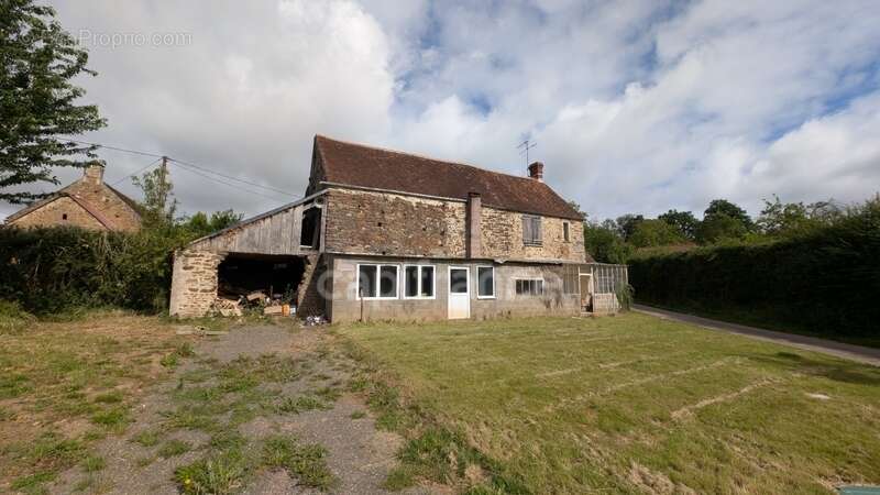 Maison en pierre à rénover avec fort potentiel – Terrain de 1 380 m² - FRANCHEVILLE - Orne - Normandie - photo 2