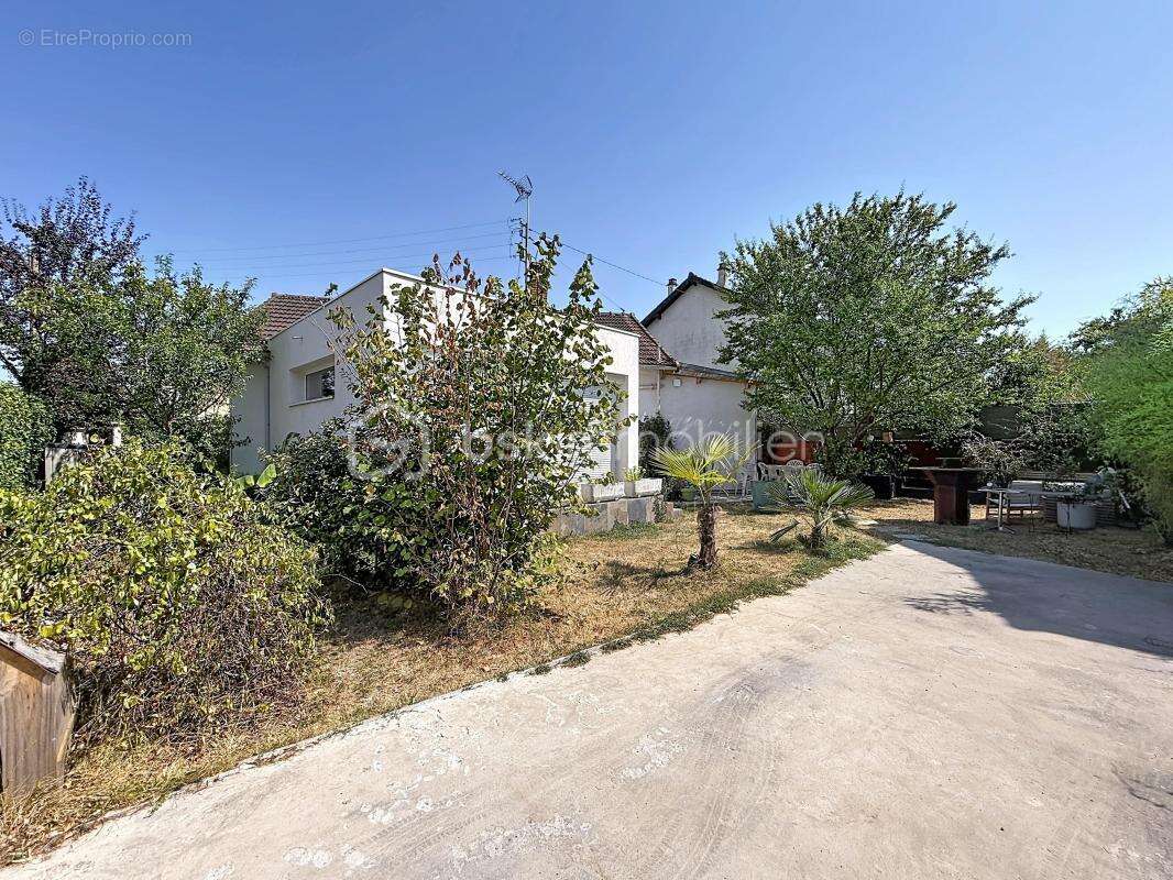 Charmante maison familiale avec 2 chambres, bureau et jardin de 497 m² - photo 17