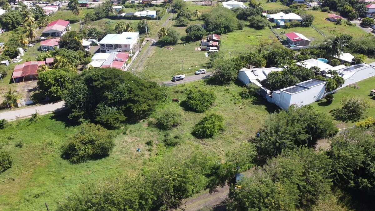 Terrain à LE VAUCLIN