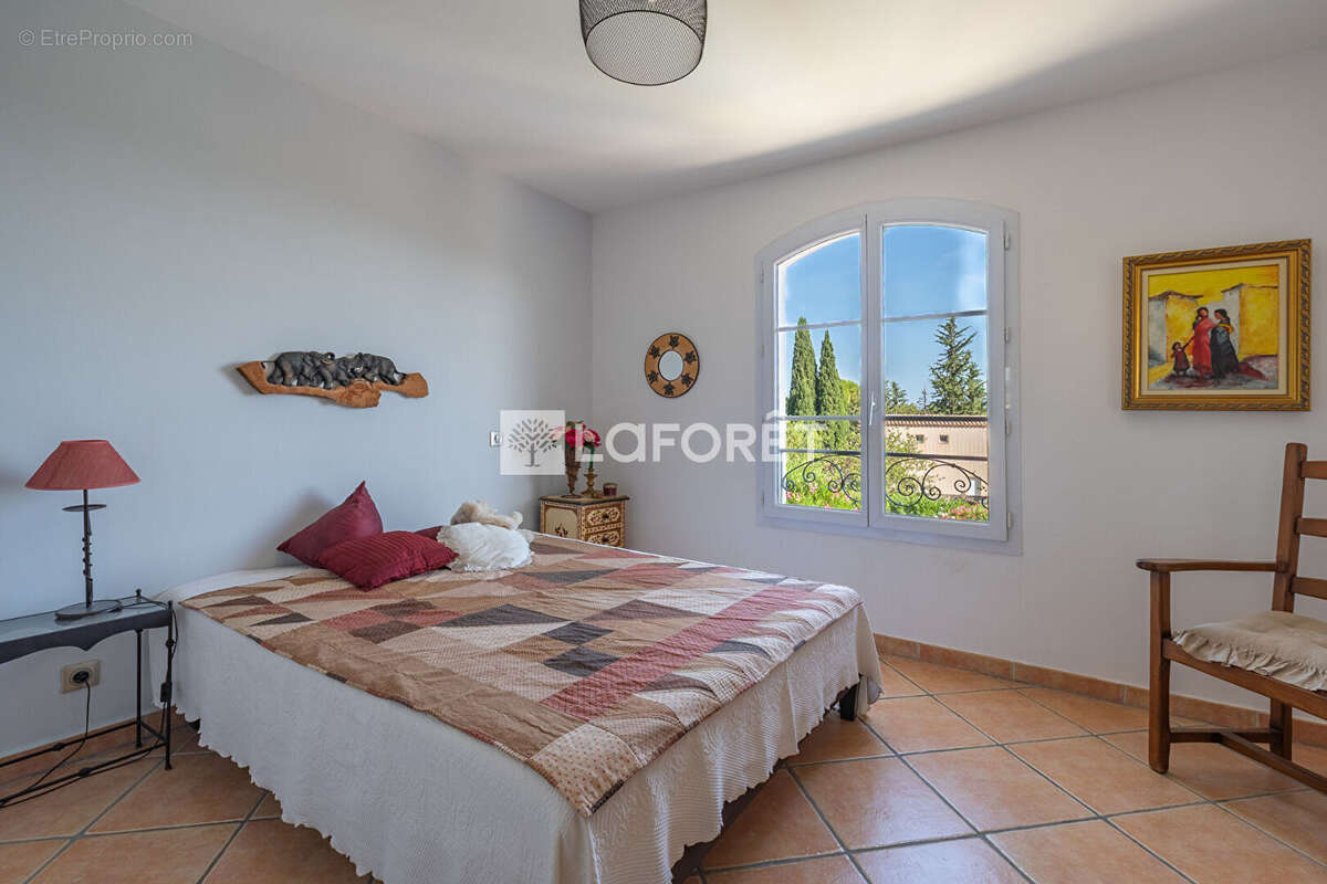 PUGET-VILLE : Bastide Néoprovençale d'exception sur parc de 1.302 m² - photo 15