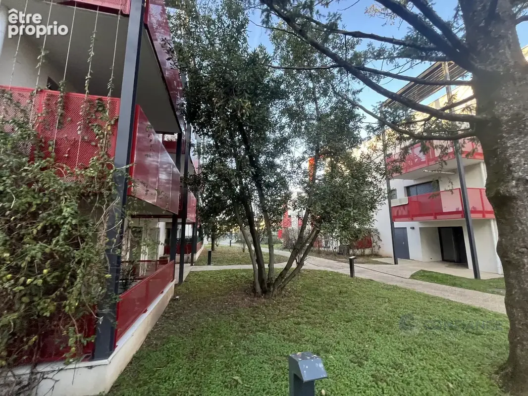 Appartement à MEYZIEU