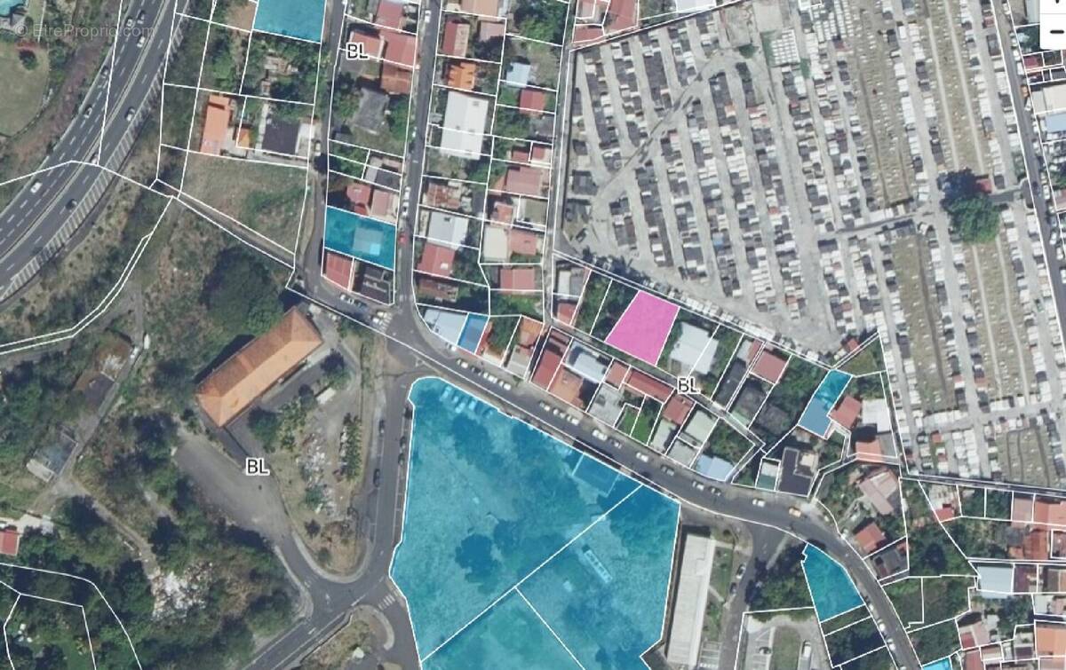 Terrain à FORT-DE-FRANCE