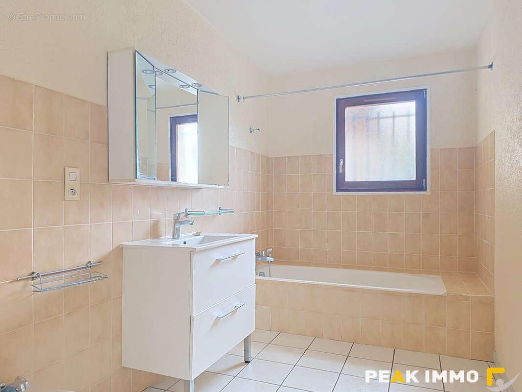 BONS EN CHABLAIS- A 5 mn du CEVA -T4 de 98m2 avec jardin privatif de 400 m2 - photo 4