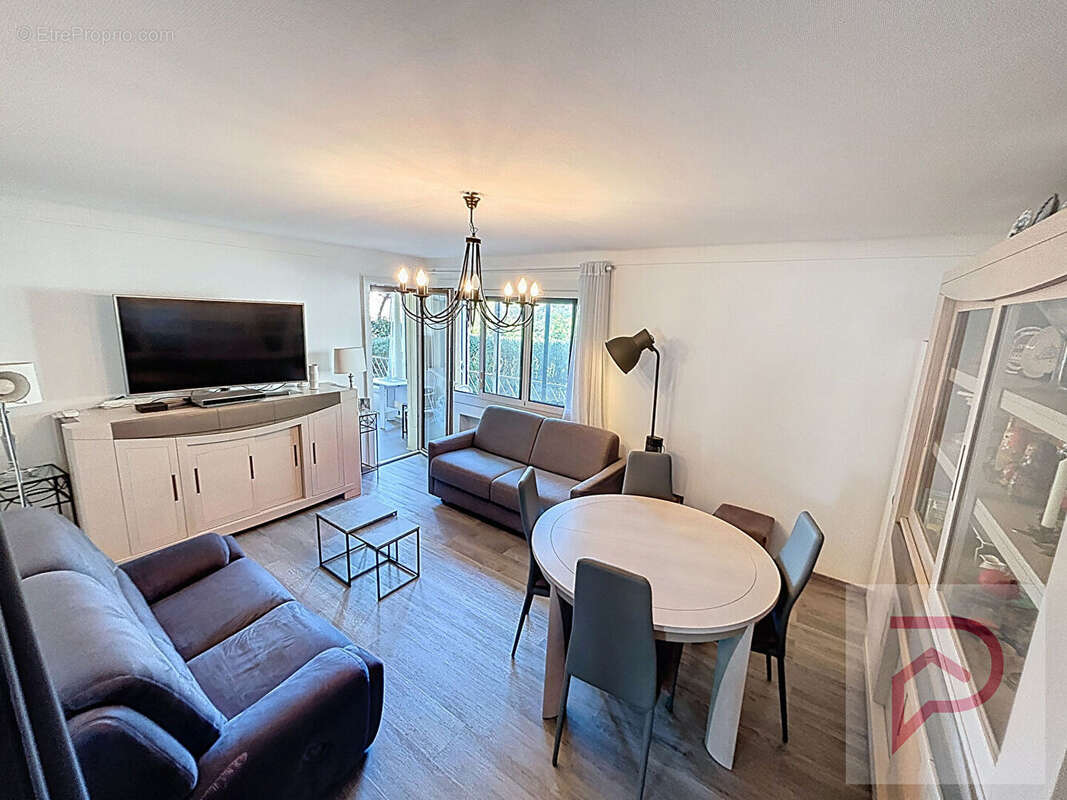 Appartement à SIX-FOURS-LES-PLAGES