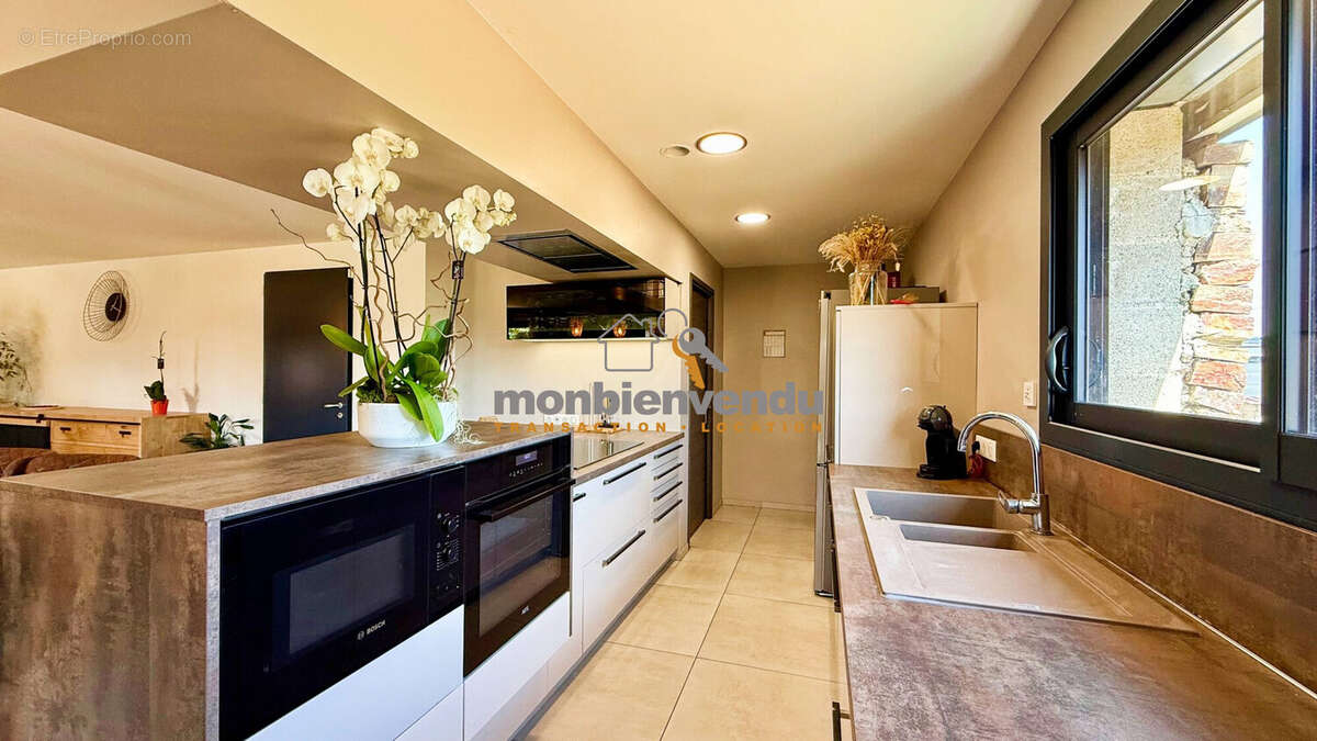 Maison à ARPAJON-SUR-CERE