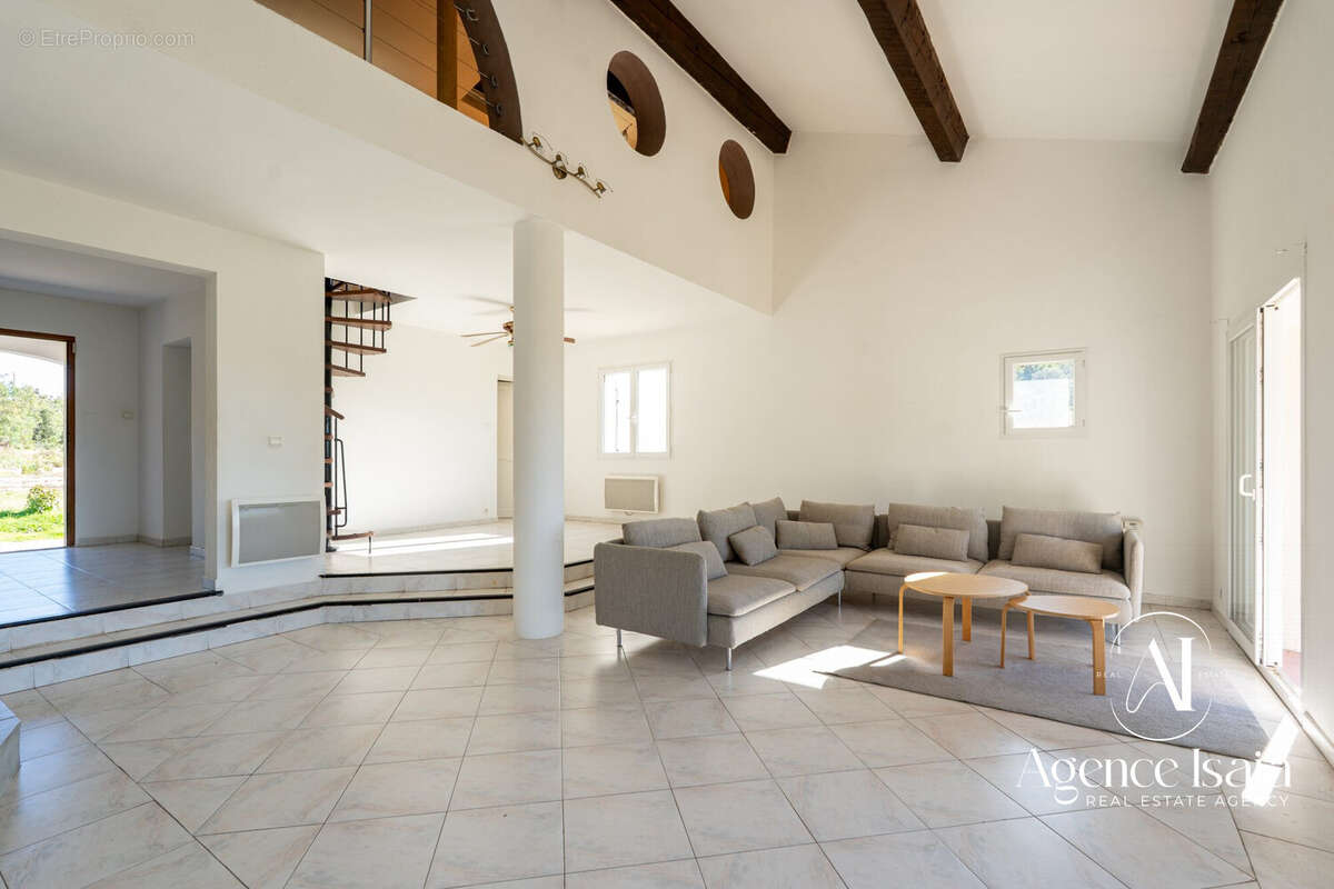 Maison à LA LONDE-LES-MAURES