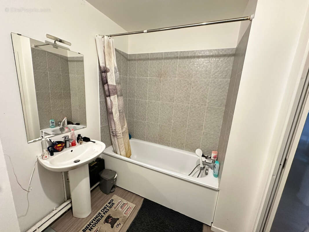 Appartement à COURCOURONNES