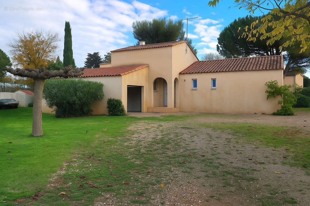 Maison à RODILHAN