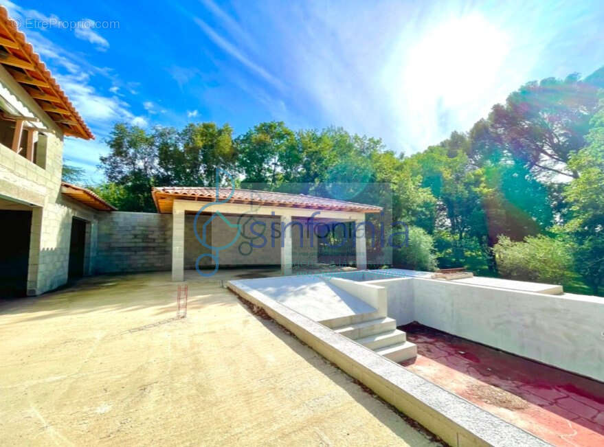 Maison à SAINTE-ANASTASIE