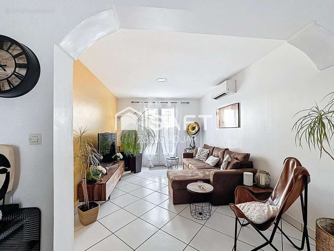Photo 2 - Maison à LONGPERRIER