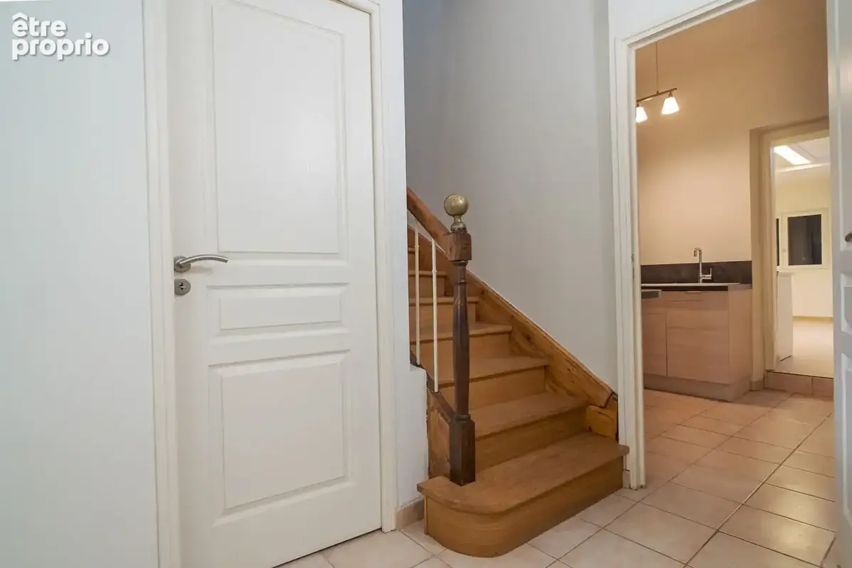 CARCASSONNE - VILLEGAILHENC  Maison  T6 325m² (179m²) avec cour, patio, terrasse 2 vastes garages - photo 8