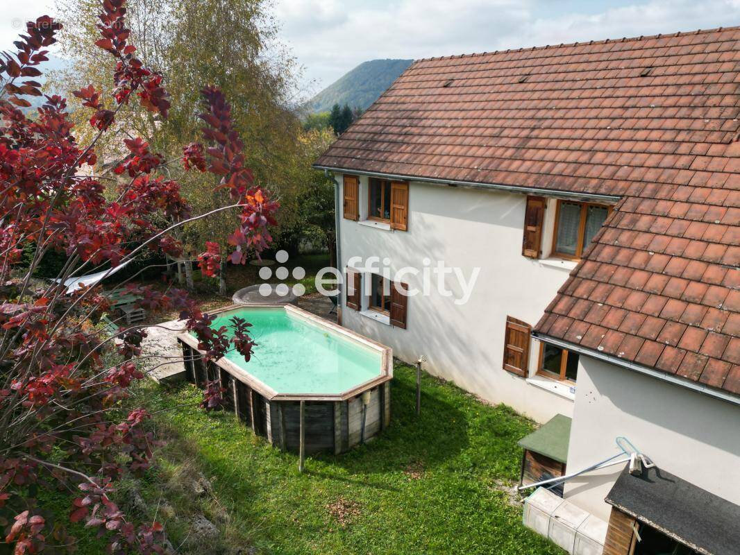 Maison à SAINT-GEOIRE-EN-VALDAINE