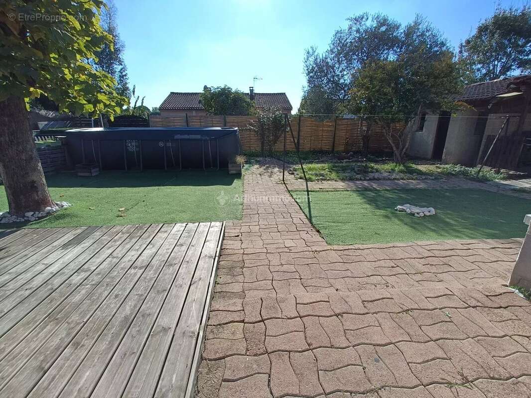 Maison à SAINT-JUERY