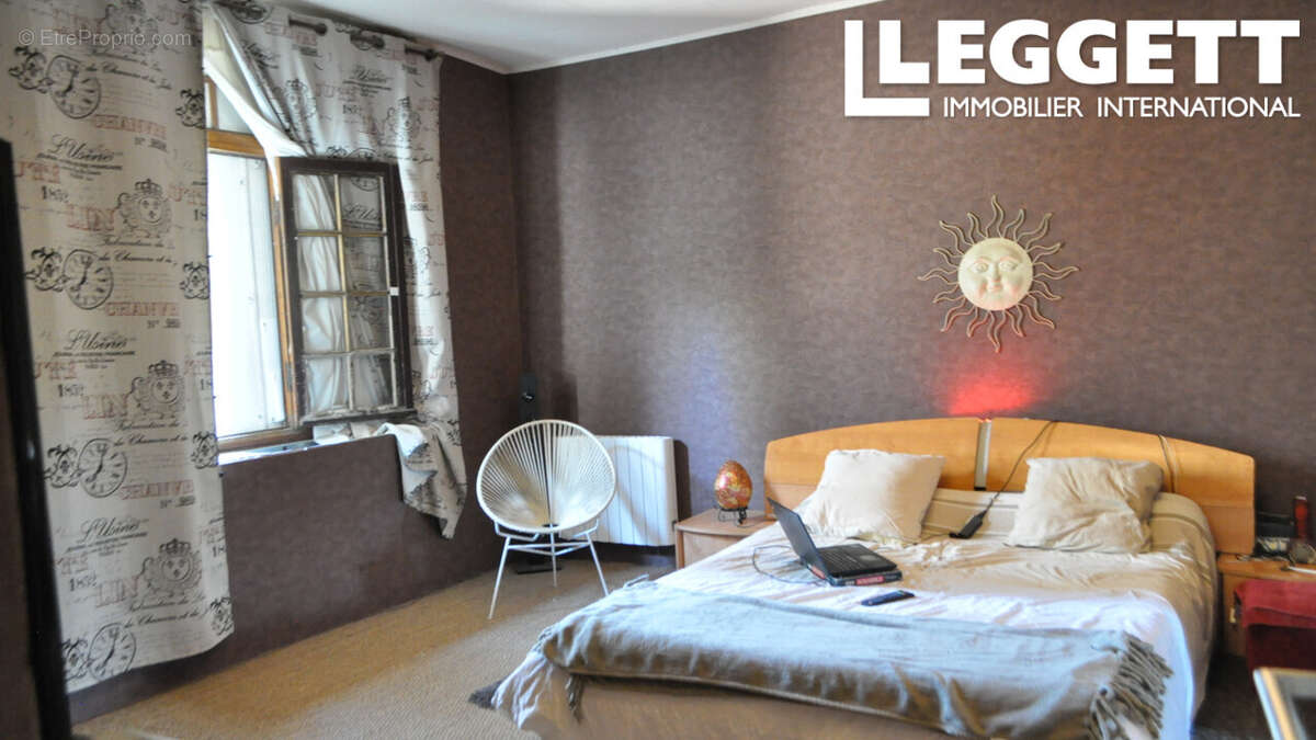 Commerce à COMBIERS