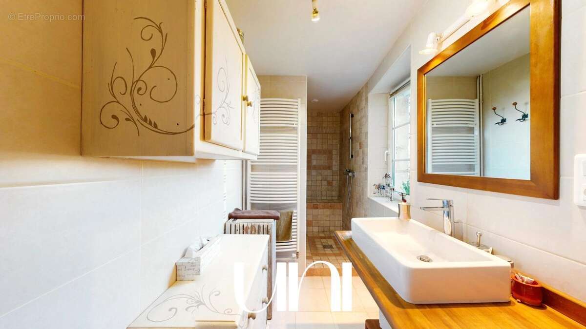 Maison à BRETTEVILLE-L'ORGUEILLEUSE