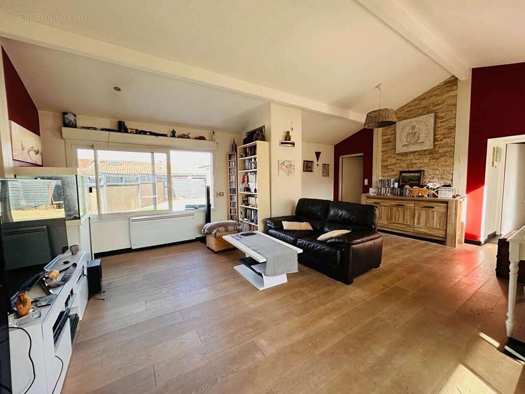 Maison à PARENTIS-EN-BORN