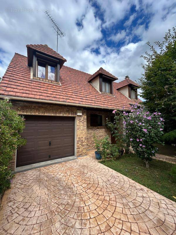 Maison à VILLEMOMBLE