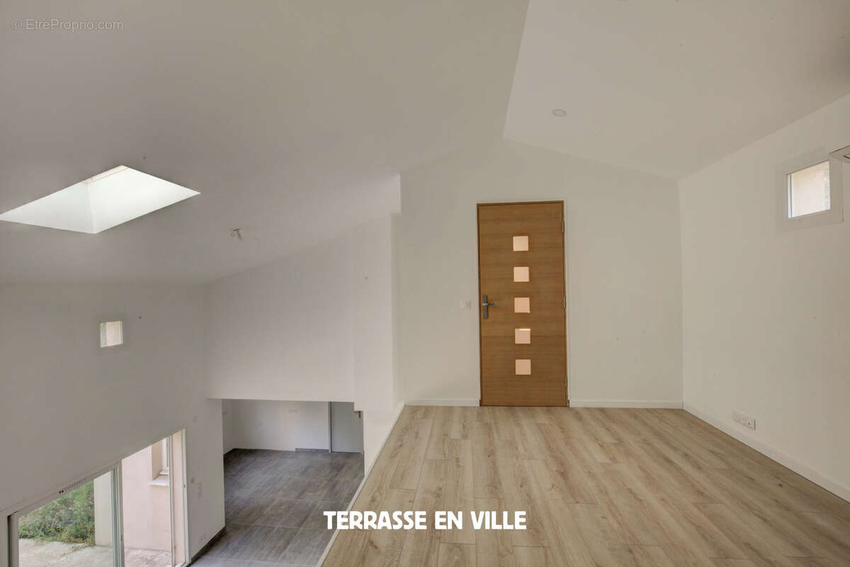 Maison à MEYRARGUES