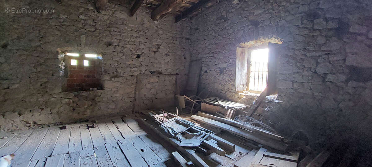 Maison à SAINT-LAURENT-DE-CERDANS