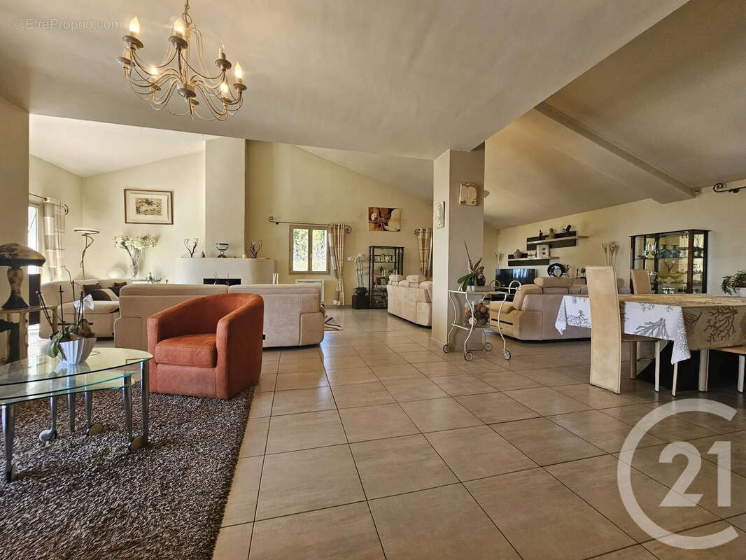 Maison à LA CADIERE-D'AZUR