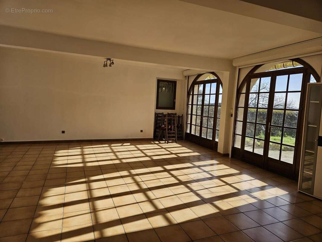 Maison à CASTELNAU-RIVIERE-BASSE