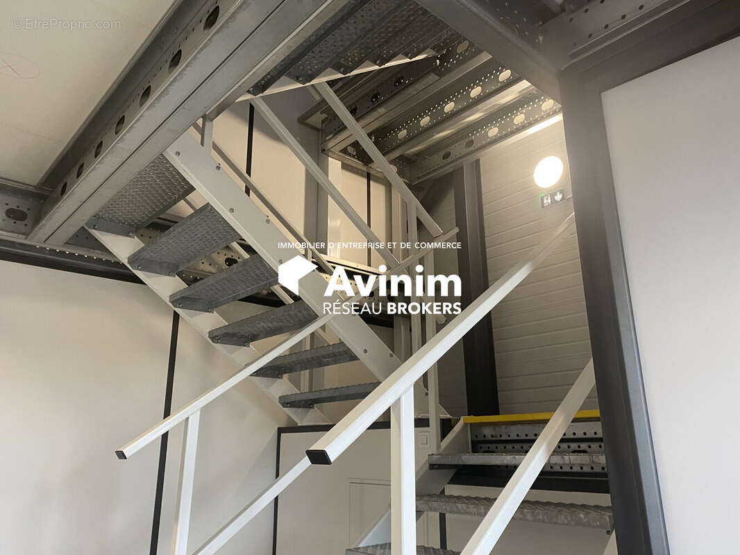 Commerce à LE CANNET-DES-MAURES