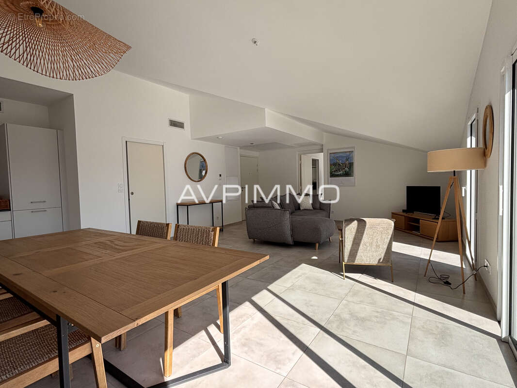 Appartement à SAINT-CYR-SUR-MER