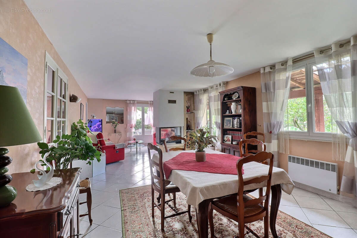 Maison à SAINT-VINCENT-DE-BARBEYRARGUES