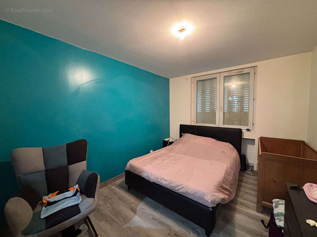 Photo 3 - Appartement à SAINT-JEAN-BONNEFONDS