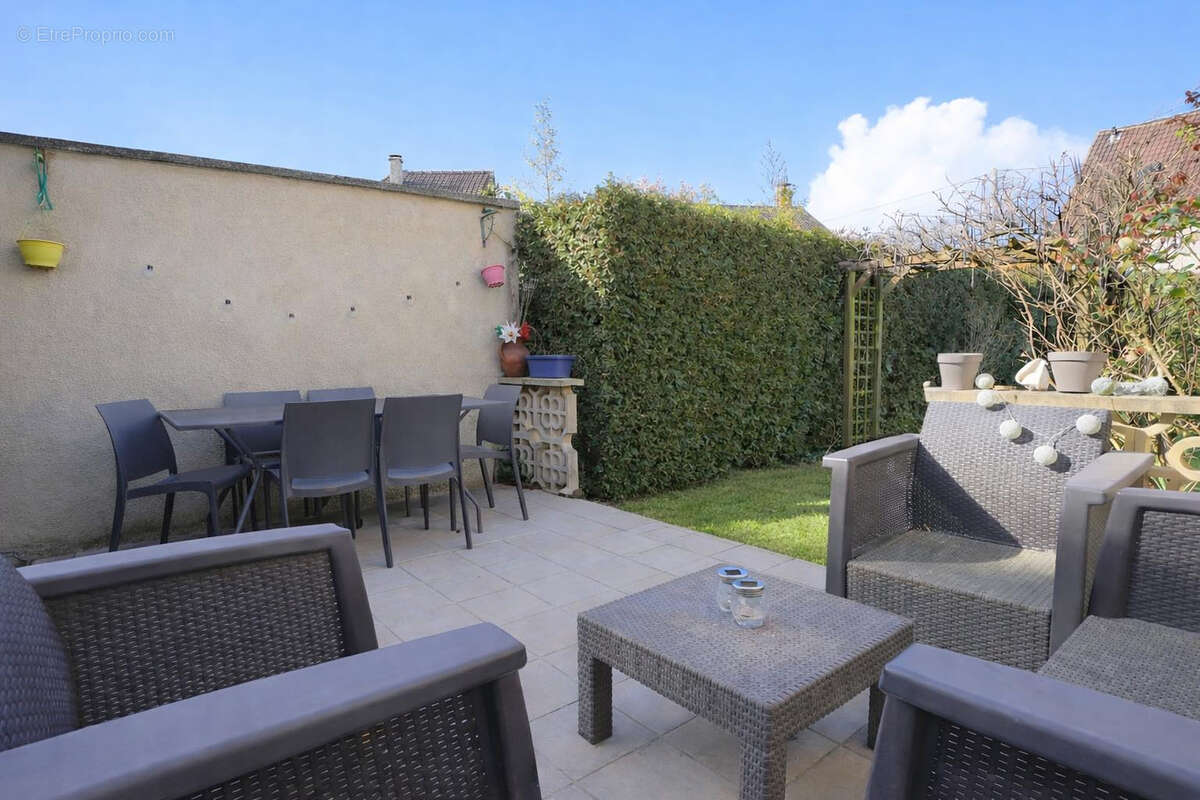 Maison à MEZIERES-SUR-SEINE
