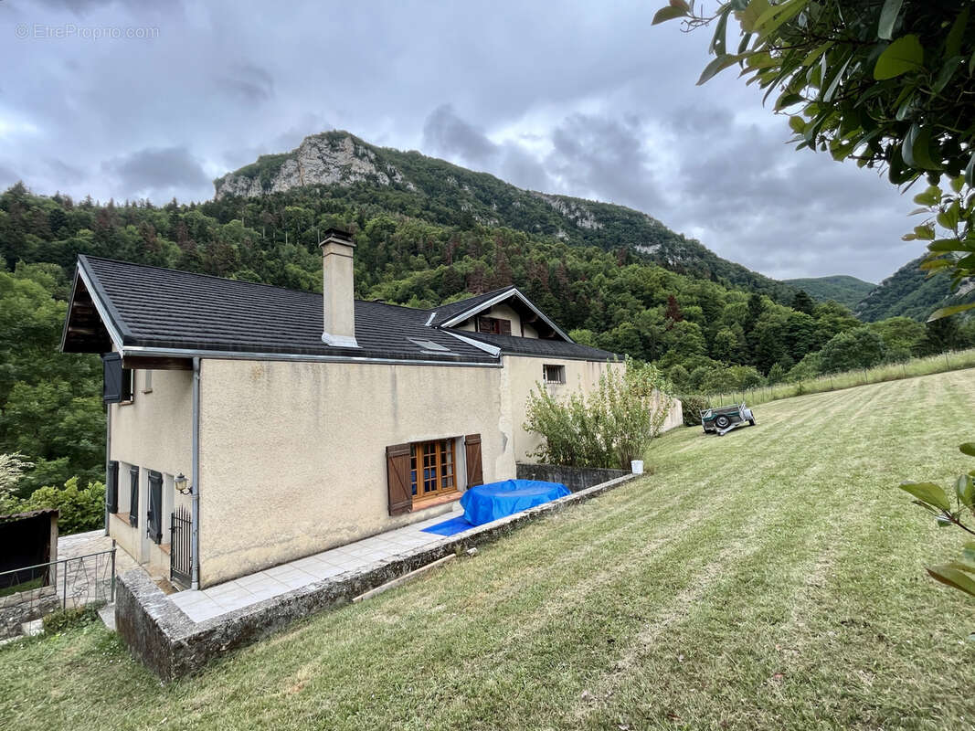 Grande maison familiale avec gîte indépendant, terrasses et jardin à Sainte-Colombe-sur-Guette - photo 46