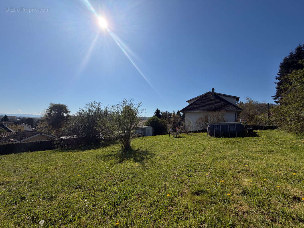 Maison à NIVOLAS-VERMELLE