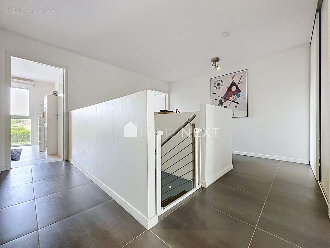 Maison 129 m² à Roussy-Le-Village  - photo 8