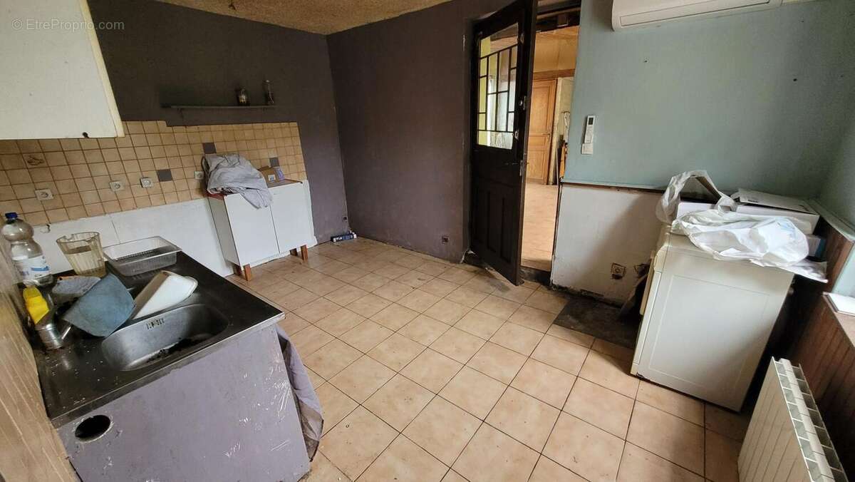 Maison 90 m² à Saint-Evroult-Notre-Dame-Du-Bois  - photo 3