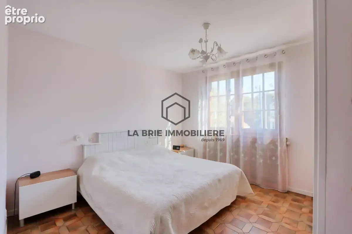 Maison 7 pièces 197 m² à vendre à Villecresnes (94440) - photo 7