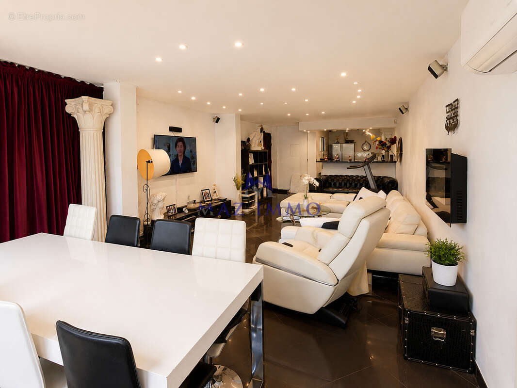 Appartement à MANDELIEU-LA-NAPOULE