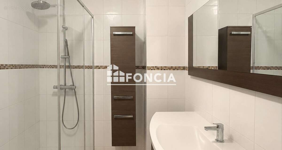 Appartement à MARSEILLE-4E