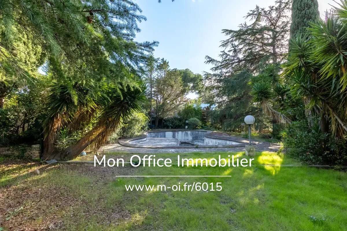 Terrain à MARSEILLE-9E