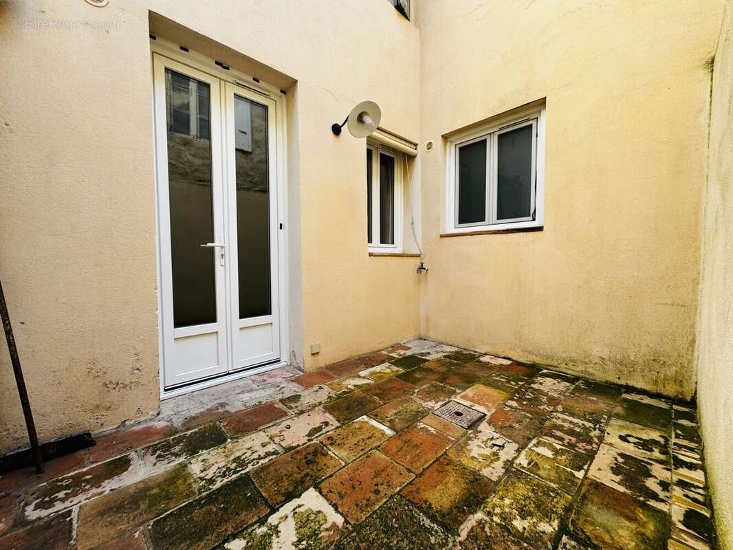 Appartement à VILLENEUVE-LES-AVIGNON