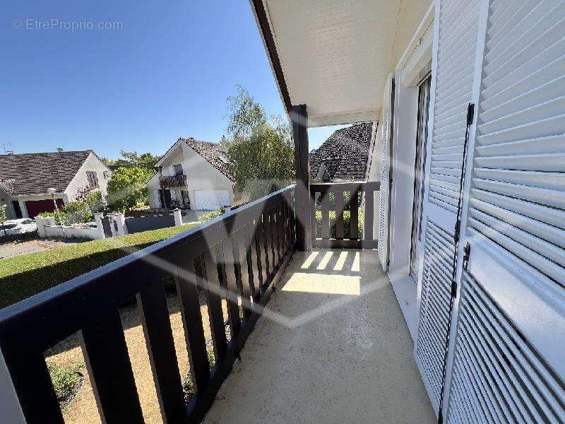 Maison 120 m² à Combs-La-Ville  - photo 8