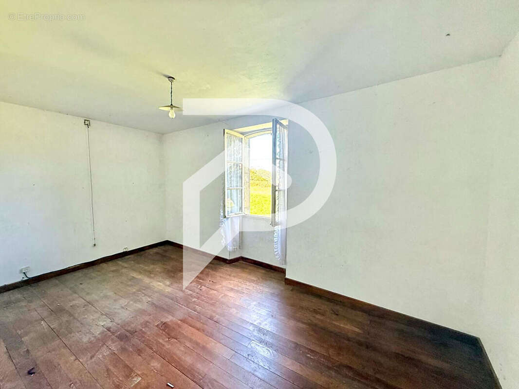 Maison à LAHOURCADE