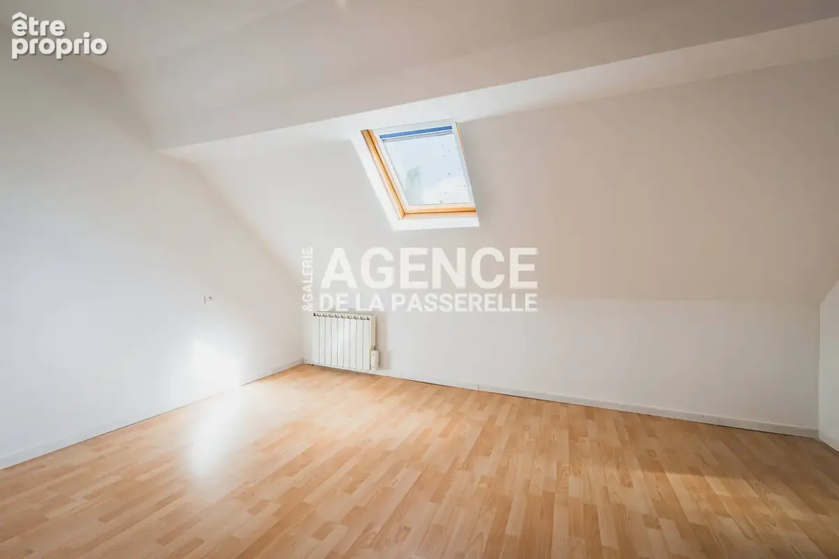Maison rénovée de 118m2, 4 chambres, jardin et piscine. - photo 32