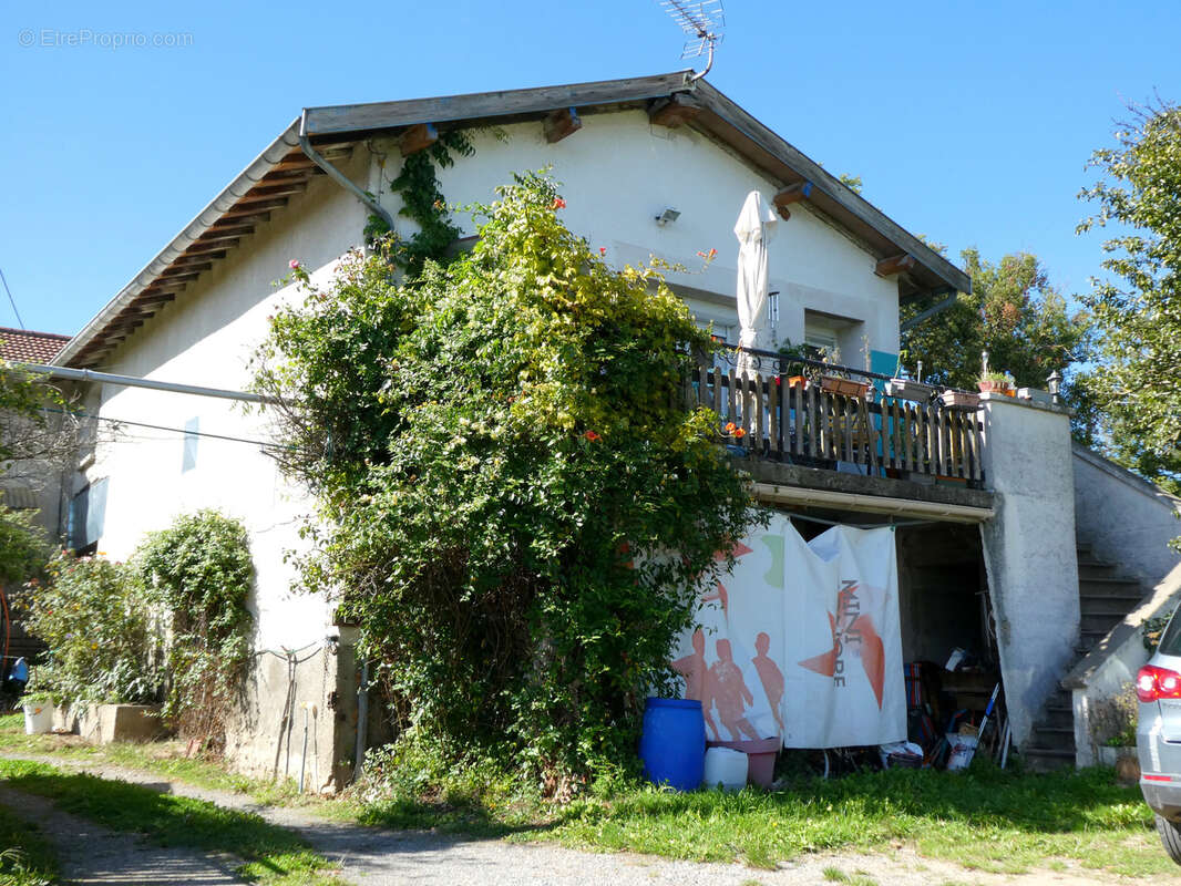 Maison à SAINT-CLEMENT-LES-PLACES